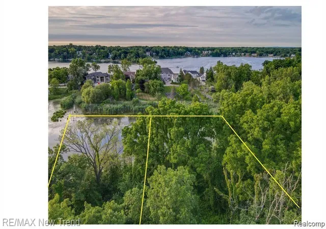 Photo 4 of Land for sale at 6140 Pontiac Trl, West Bloomfield, MI 48323 | MLS# 20261070719 | Listing updated on 2026-09-02