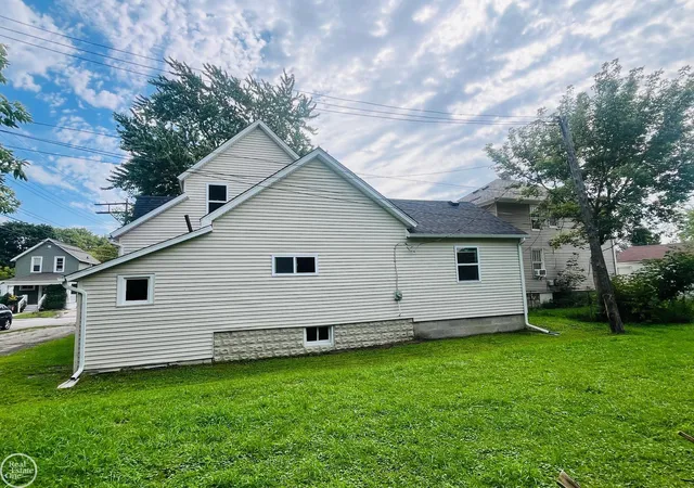 Photo 4 of Single family home for sale at 1217 12th Street, Port Huron, MI 48060 | MLS# 58050220605 | Listing updated on 2026-09-14