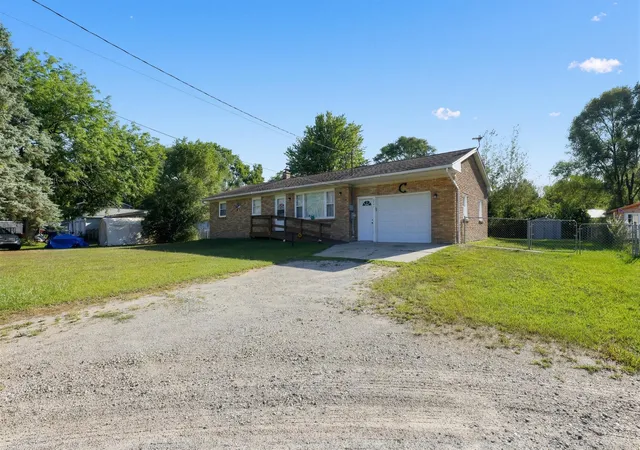 Photo 2 of Single family home for sale at 3741 S Shepherd Rd, Mount Pleasant, MI 48858 | MLS# 81026046675 | Listing updated on 2026-09-02