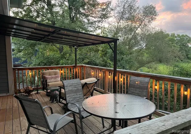 Photo 4 of Single family home for sale at 320 Charlevoix St, Commerce Township, MI 48382 | MLS# 20261070729 | Listing updated on 2026-10-16