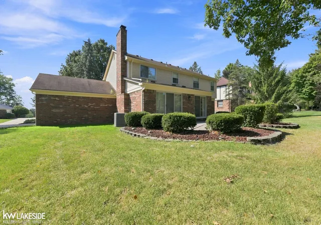 Photo 4 of Single family home for sale at 46100 Amesbury St, Plymouth, MI 48170 | MLS# 58050220610 | Listing updated on 2026-09-17