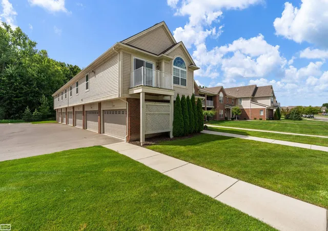 Photo 2 of Condo for sale at 21912 Aberdeen Dr, Macomb, MI 48042 | MLS# 58050220611 | Listing updated on 2026-09-17