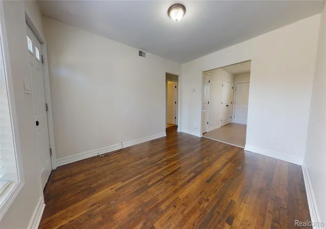 Photo 4 of Single family home for sale at 62 W Hayes Ave, Hazel Park, MI 48030 | MLS# 20261070733 | Listing updated on 2026-09-19