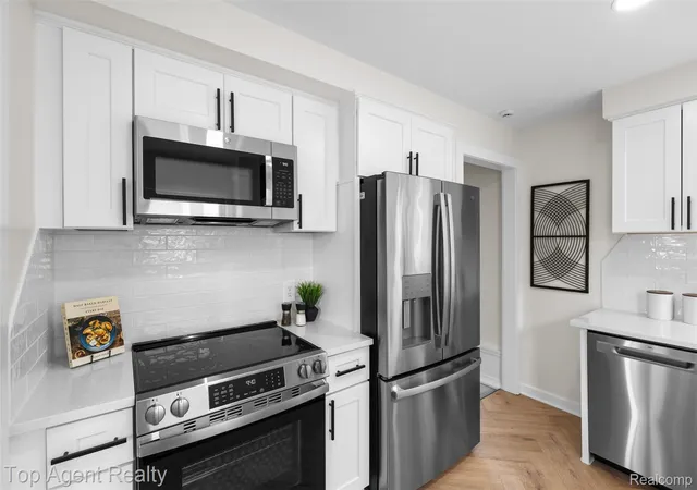 Photo 4 of Single family home for sale at 15110 Drake St, Southgate, MI 48195 | MLS# 20261070746 | Listing updated on 2026-09-16
