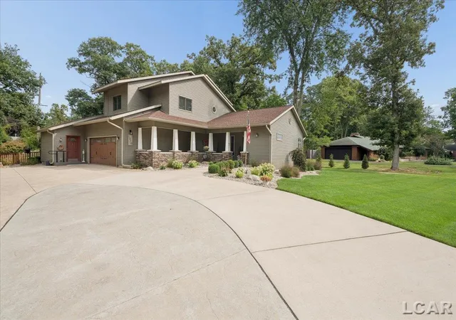 Photo 2 of Single family home for sale at 1310 W Maple Ave, Adrian, MI 49221 | MLS# 56050220613 | Listing updated on 2026-09-04