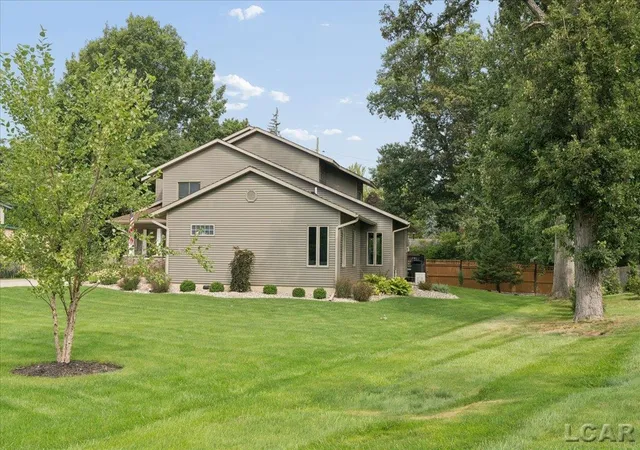 Photo 3 of Single family home for sale at 1310 W Maple Ave, Adrian, MI 49221 | MLS# 56050220613 | Listing updated on 2026-09-04