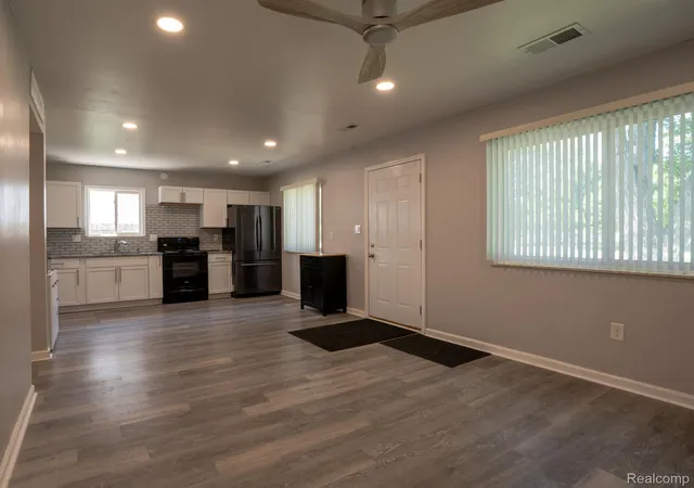Photo 3 of Single family home for sale at 20365 Empire St, Taylor, MI 48180 | MLS# 20261070747 | Listing updated on 2026-09-11