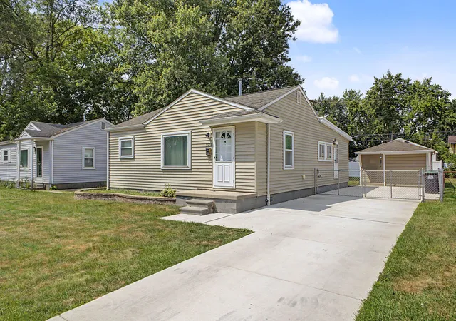Photo 3 of Single family home for sale at 5938 Sylvia St, Taylor, MI 48180 | MLS# 81026046682 | Listing updated on 2026-09-14