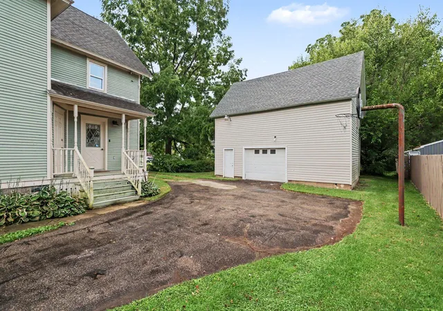 Photo 2 of Single family home for sale at 211 S Hillsdale St, Homer, MI 49245 | MLS# 64026046683 | Listing updated on 2026-09-18