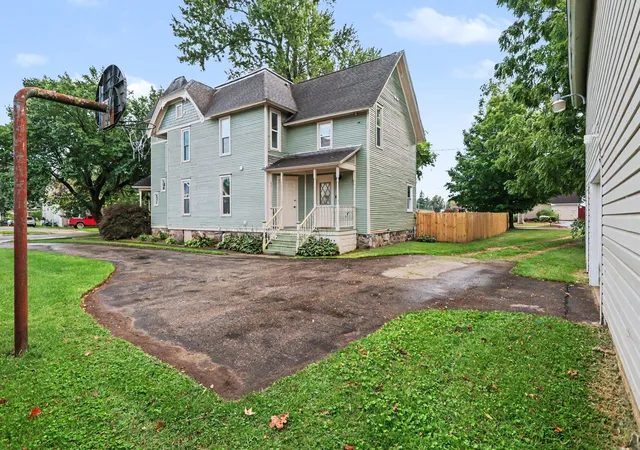 Photo 3 of Single family home for sale at 211 S Hillsdale St, Homer, MI 49245 | MLS# 64026046683 | Listing updated on 2026-09-18