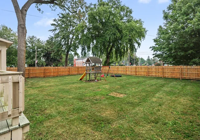 Photo 4 of Single family home for sale at 211 S Hillsdale St, Homer, MI 49245 | MLS# 64026046683 | Listing updated on 2026-09-18