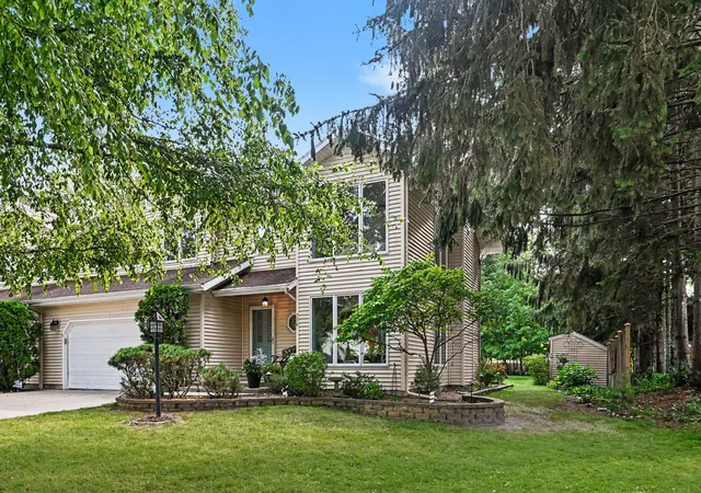Photo 1 of Condo for sale at 776 N Shore Dr, South Haven, MI 49090 | MLS# 69026046684 | Listing updated on 2026-09-11