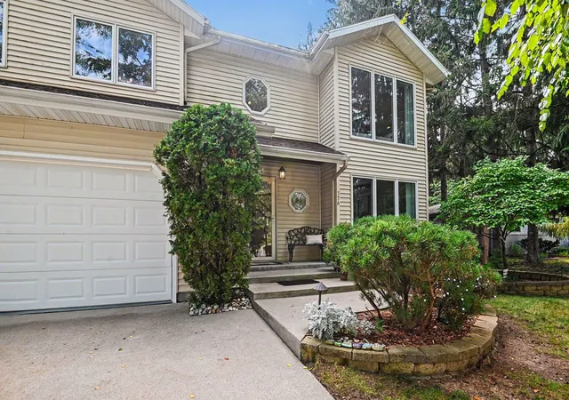 Photo 2 of Condo for sale at 776 N Shore Dr, South Haven, MI 49090 | MLS# 69026046684 | Listing updated on 2026-09-11