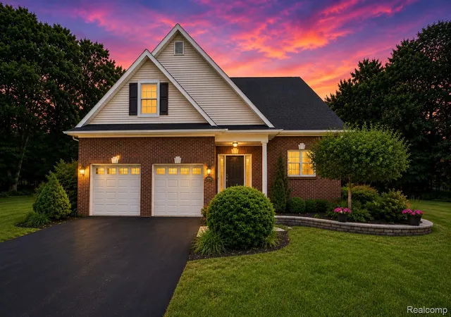 Photo 1 of Single family home for sale at 10182 Edgewood Dr, Grand Blanc, MI 48439 | MLS# 20261070763 | Listing updated on 2026-09-14