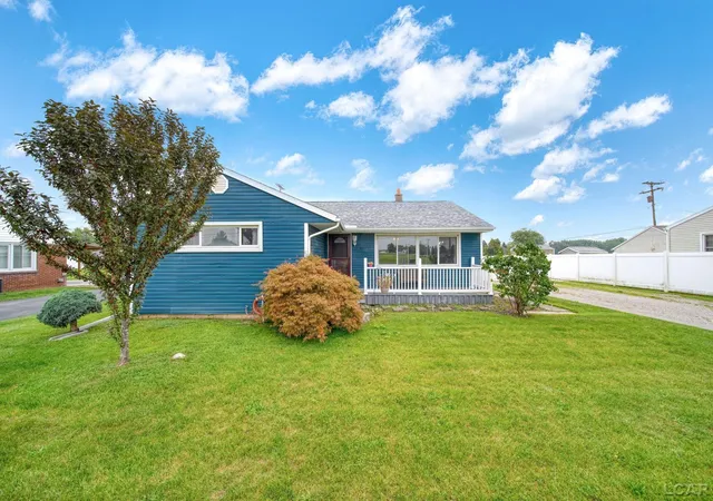 Photo 1 of Single family home for sale at 2975 Airport Rd, Adrian, MI 49221 | MLS# 56050220616 | Listing updated on 2026-09-10