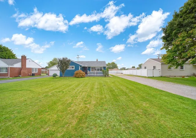 Photo 2 of Single family home for sale at 2975 Airport Rd, Adrian, MI 49221 | MLS# 56050220616 | Listing updated on 2026-09-10