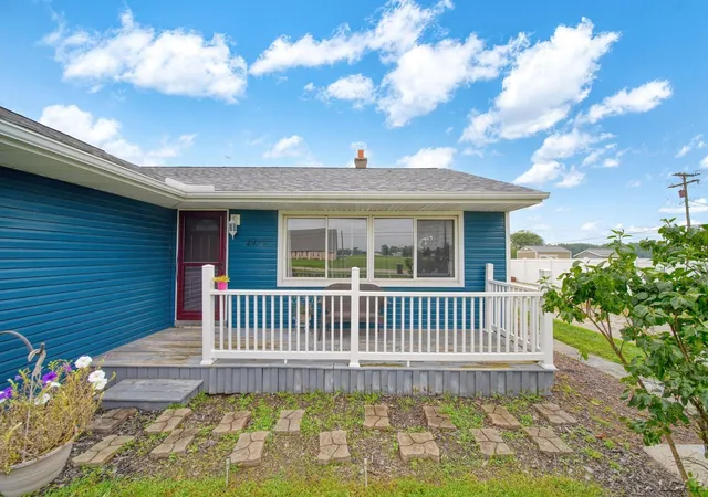 Photo 3 of Single family home for sale at 2975 Airport Rd, Adrian, MI 49221 | MLS# 56050220616 | Listing updated on 2026-10-08