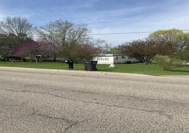 Listing Photo 3 - Condo for sale in building located at 13915 W St, Cedar Springs, MI 49319