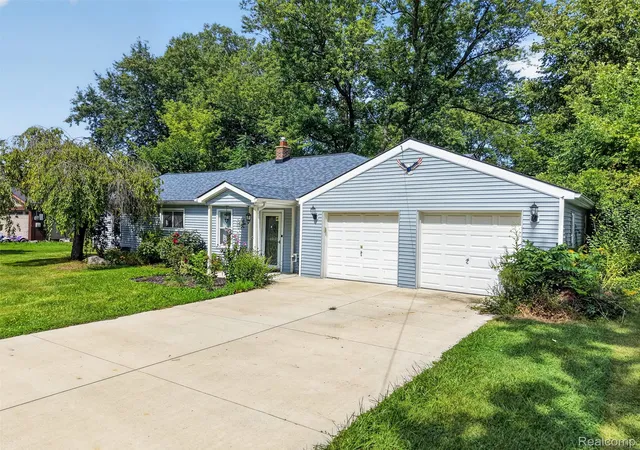Photo 3 of Single family home for sale at 1832 Tamm Ave, Rochester Hills, MI 48309 | MLS# 20261070769 | Listing updated on 2026-09-03