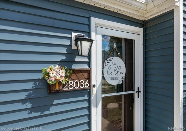 Photo 3 of Single family home for sale at 28036 Larchmont St, Saint Clair Shores, MI 48081 | MLS# 20261070771 | Listing updated on 2026-09-15
