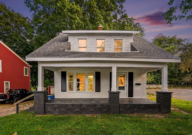 Photo 1 of Single family home for sale at 261 E Emmett St, Battle Creek, MI 49017 | MLS# 66026046693 | Listing updated on 2026-09-11