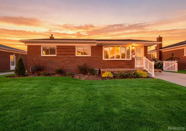 Photo 2 of Single family home for sale at 2732 Webster St, Trenton, MI 48183 | MLS# 20261070778 | Listing updated on 2026-09-05