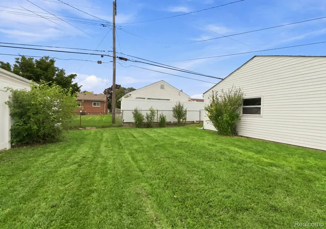 Photo 32 of Single family home for sale at 2732 Webster St, Trenton, MI 48183 | MLS# 20261070778 | Listing updated on 2026-09-05