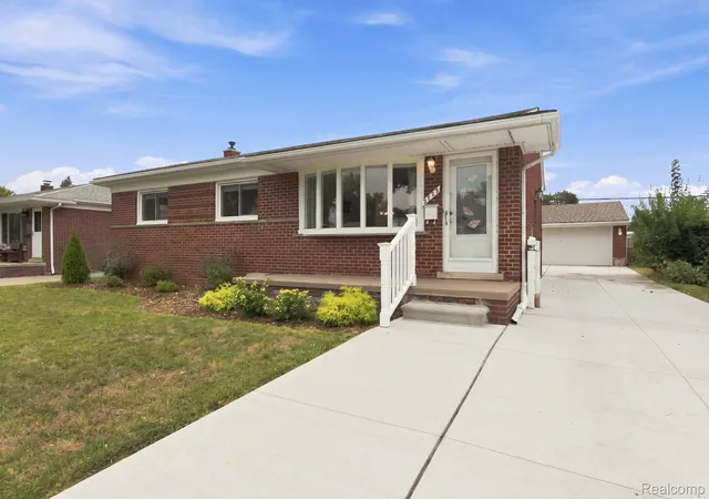 Photo 3 of Single family home for sale at 2732 Webster St, Trenton, MI 48183 | MLS# 20261070778 | Listing updated on 2026-09-05