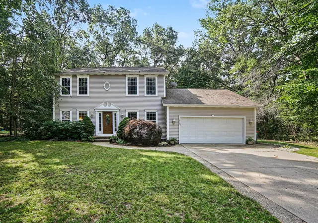 Photo 2 of Single family home for sale at 1917 Dykstra Rd, Muskegon, MI 49445 | MLS# 71026046701 | Listing updated on 2026-09-14