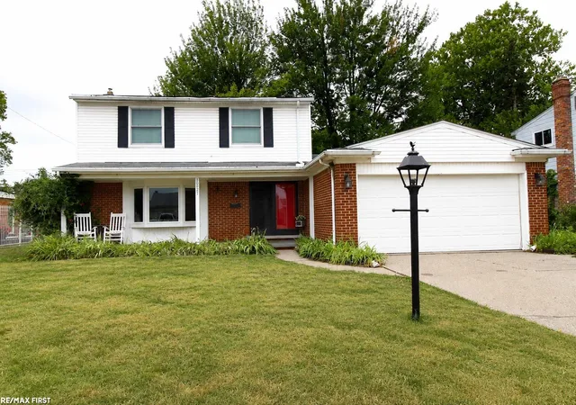 Photo 1 of Single family home for sale at 30827 Scrivo Dr, Warren, MI 48092 | MLS# 58050220621 | Listing updated on 2026-09-02