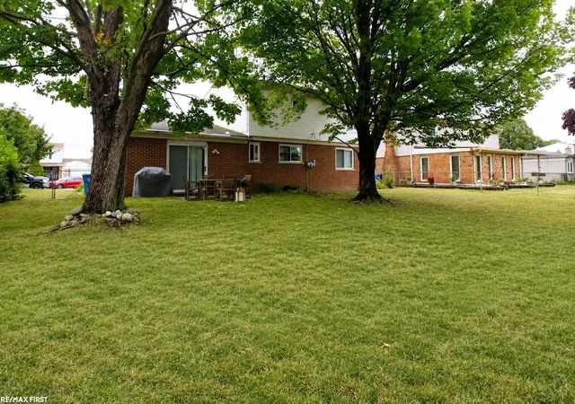 Photo 3 of Single family home for sale at 30827 Scrivo Dr, Warren, MI 48092 | MLS# 58050220621 | Listing updated on 2026-09-02