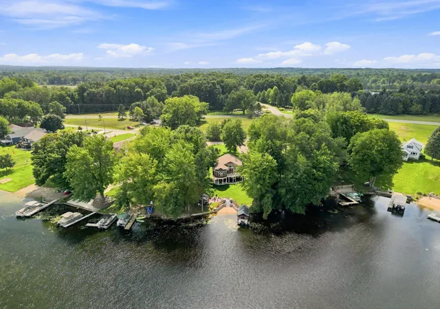 Photo 3 of Single family home for sale at 7060 Southwest Dr, Stanwood, MI 49346 | MLS# 72026046703 | Listing updated on 2026-09-10