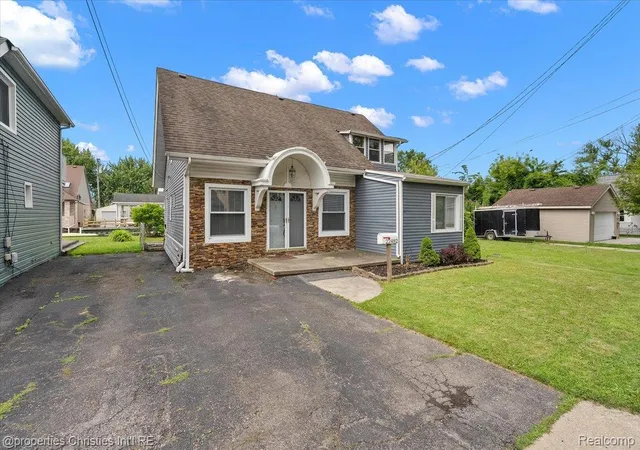 Photo 3 of Single family home for sale at 22482 Beach St, Saint Clair Shores, MI 48081 | MLS# 20261070790 | Listing updated on 2026-09-12