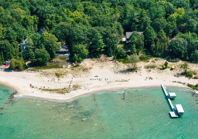 Photo 1 of Single family home for sale at 2565 Shore Wood Dr, Traverse City, MI 49686 | MLS# 78080073165 | Listing updated on 2026-09-09