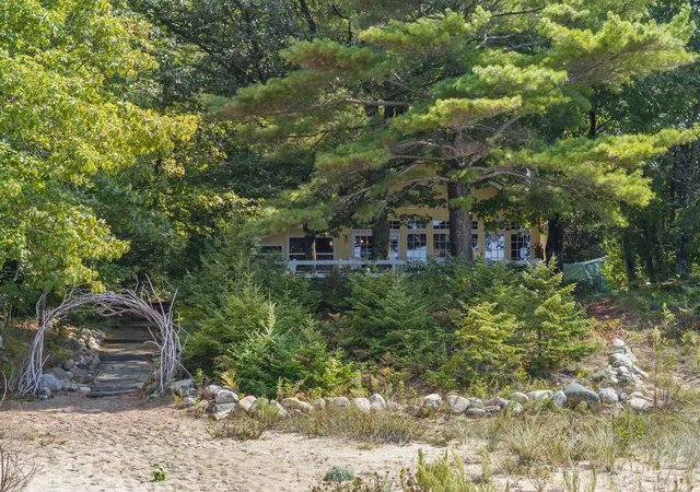 Photo 2 of Single family home for sale at 2565 Shore Wood Dr, Traverse City, MI 49686 | MLS# 78080073165 | Listing updated on 2026-09-09