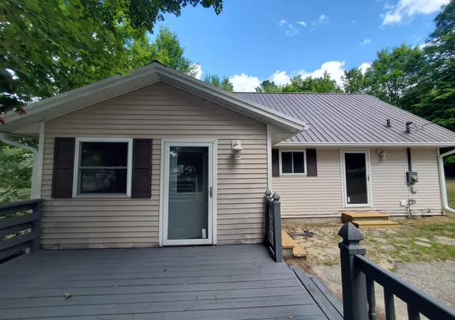 Photo 4 of Single family home for sale at 8055 N 41 Road, Manton, MI 49663 | MLS# 78080073166 | Listing updated on 2026-10-07