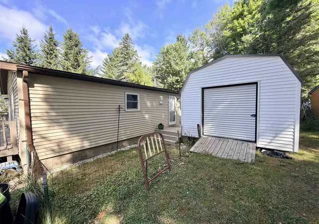 Photo 3 of Single family home for sale at 9485 Stone Ledge Lake Dr, Cadillac, MI 49601 | MLS# 78080073168 | Listing updated on 2026-09-13