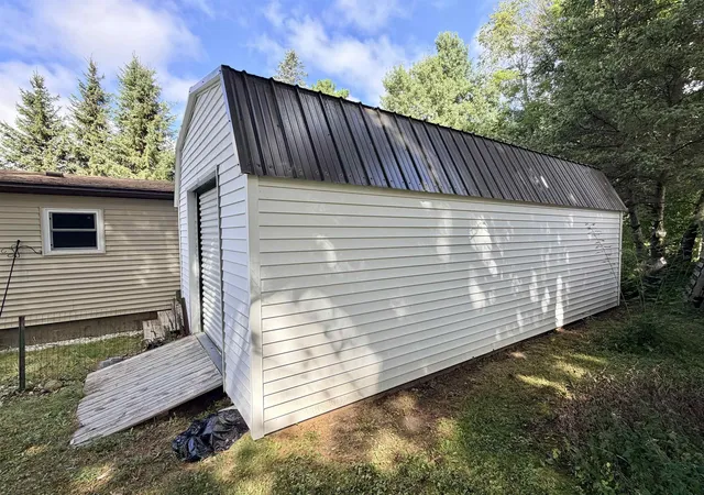 Photo 4 of Single family home for sale at 9485 Stone Ledge Lake Dr, Cadillac, MI 49601 | MLS# 78080073168 | Listing updated on 2026-09-13