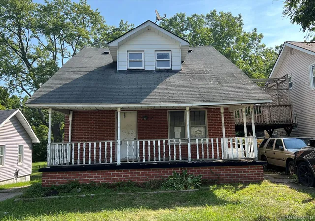 Photo 1 of Single family home for sale at 38 N Midland Dr, Pontiac, MI 48342 | MLS# 20261070801 | Listing updated on 2026-09-12