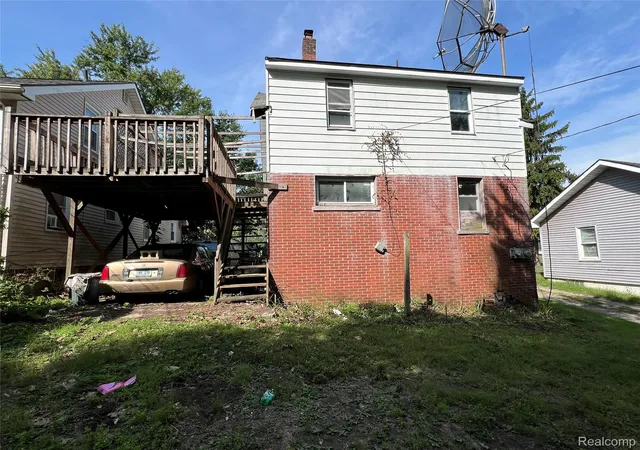 Photo 2 of Single family home for sale at 38 N Midland Dr, Pontiac, MI 48342 | MLS# 20261070801 | Listing updated on 2026-09-12