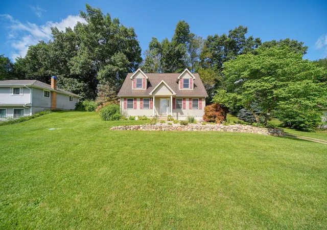 Photo 3 of Single family home for sale at 475 Skyline Dr, Horton, MI 49246 | MLS# 55026046711 | Listing updated on 2026-09-17