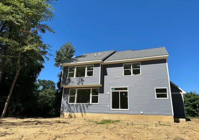 Photo 2 of Single family home for sale at 5273 Grande View Ln, Jackson, MI 49201 | MLS# 55026046715 | Listing updated on 2026-09-02