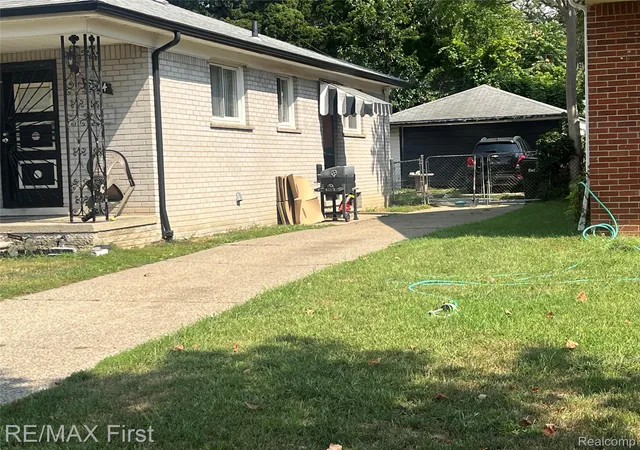Photo 2 of Single family home for sale at 19344 Chapel St, Detroit, MI 48219 | MLS# 20261070827 | Listing updated on 2026-09-09