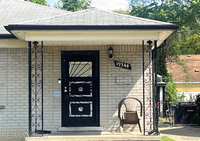 Photo 3 of Single family home for sale at 19344 Chapel St, Detroit, MI 48219 | MLS# 20261070827 | Listing updated on 2026-09-09