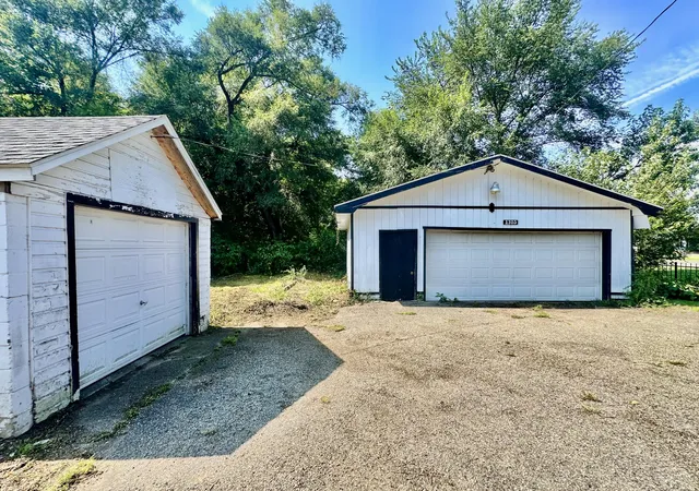 Photo 3 of Single family home for sale at 1705 N Westnedge Ave, Kalamazoo, MI 49007 | MLS# 66026046721 | Listing updated on 2026-09-16