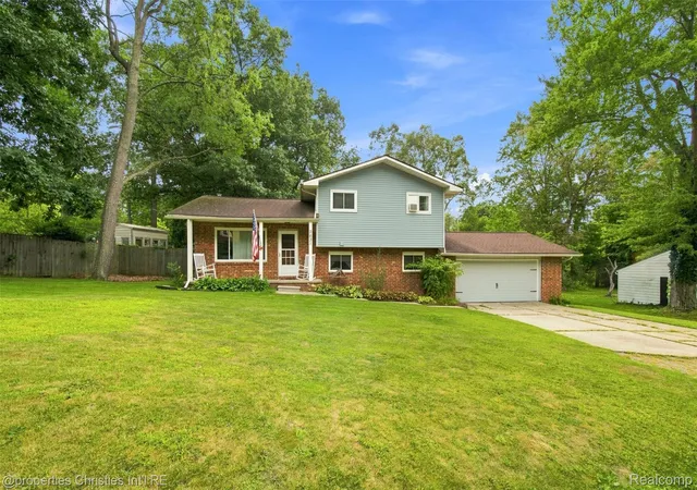 Single family home for sale at 2631 Edgevale Dr, Waterford, MI 48329 | MLS# 20261070841