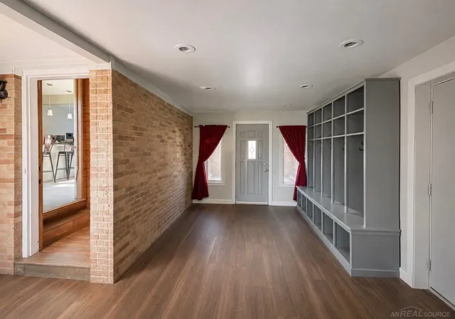 Photo 4 of Single family home for sale at 631 Kinney Ave, Grand Rapids, MI 49534 | MLS# 58050220629 | Listing updated on 2026-09-16