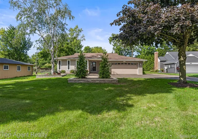 Photo 3 of Single family home for sale at 6654 Orion Rd, Rochester Hills, MI 48306 | MLS# 20261070846 | Listing updated on 2026-09-15