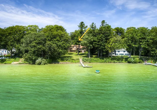 Photo 3 of Single family home for sale at 3706 N Manitou Trl, Leland, MI 49654 | MLS# 78080073171 | Listing updated on 2026-09-05