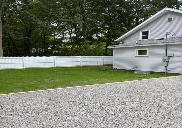 Photo 4 of Single family home for sale at 232 Pokagon St, Niles, MI 49120 | MLS# 69026046735 | Listing updated on 2026-09-09